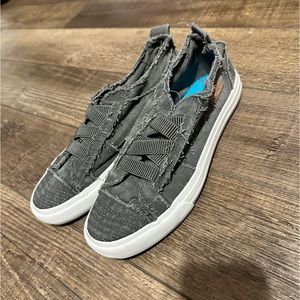 Blowfish women’s size 9 gray